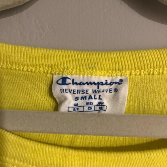 Champion Cropped T-Shirt with Sherpa Feel Patches - Small in Vibrant Neon Yellow - Picture 4 of 7